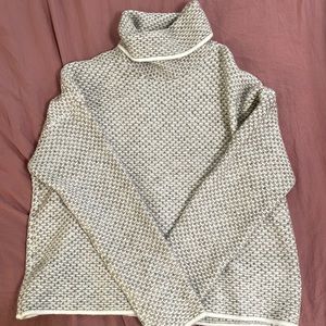Turtle neck sweater